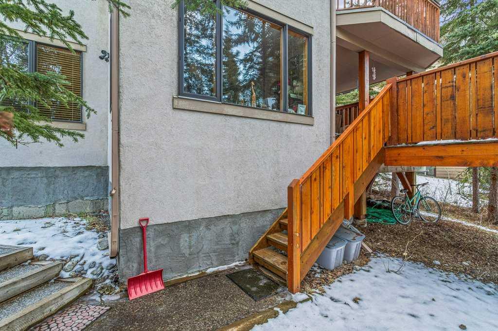 215 Miskow Close Property Photo 42