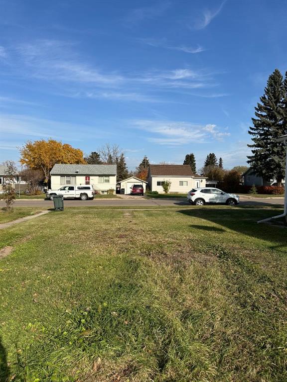 4625 50 Avenue Property Photo 2