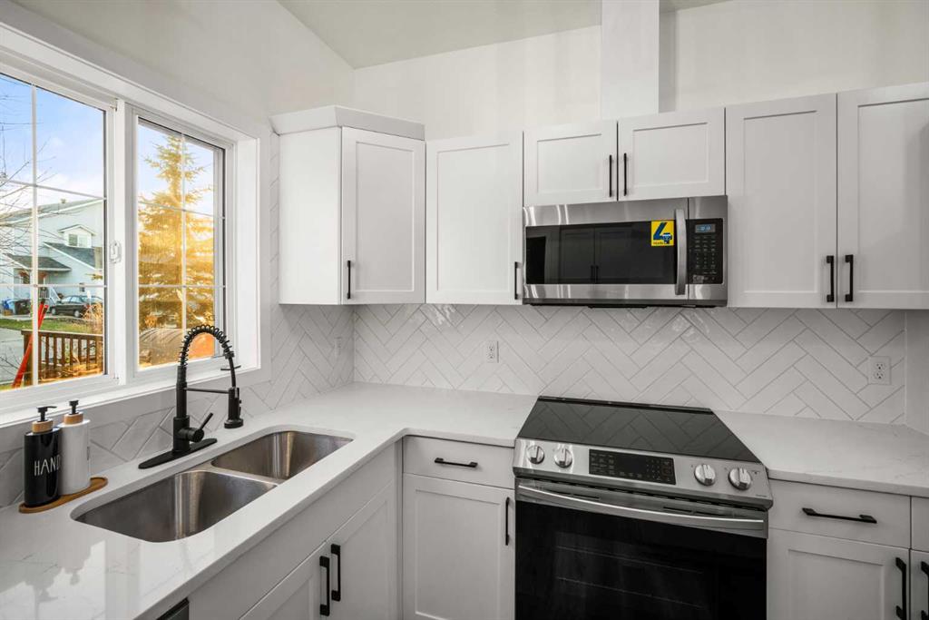 200 Lougheed Drive 4103 Property Photo 3