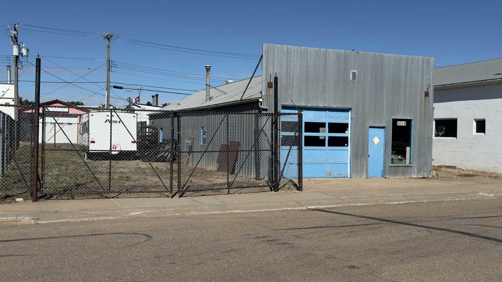 5016 49 Street Property Photo