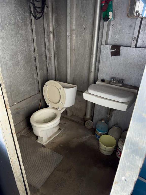 5016 49 Street Property Photo 6