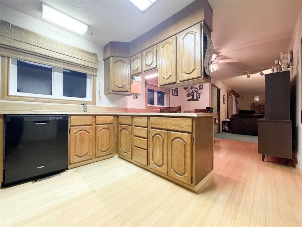 5123 55 Avenue Property Photo 5