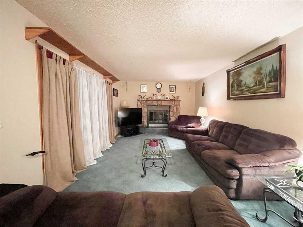 5123 55 Avenue Property Photo 8