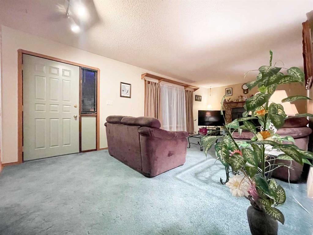 5123 55 Avenue Property Photo 14