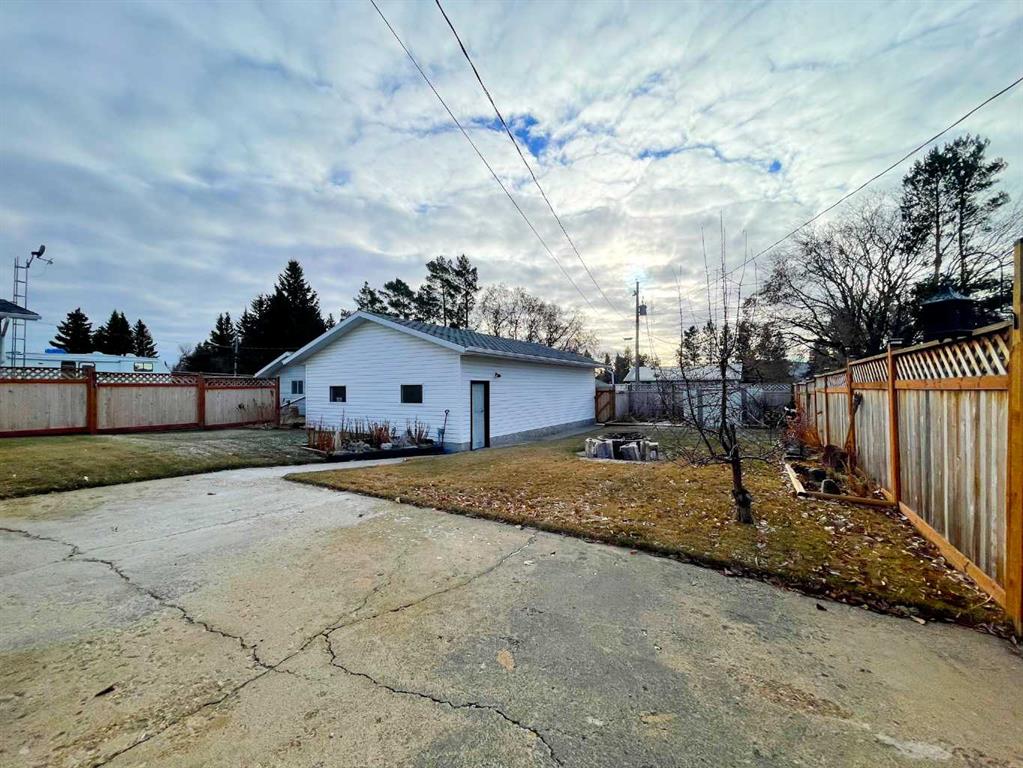 5123 55 Avenue Property Photo 44