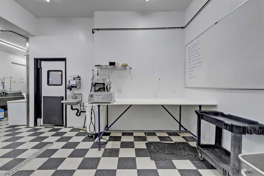 101, 701 Centre Street Property Photo 23