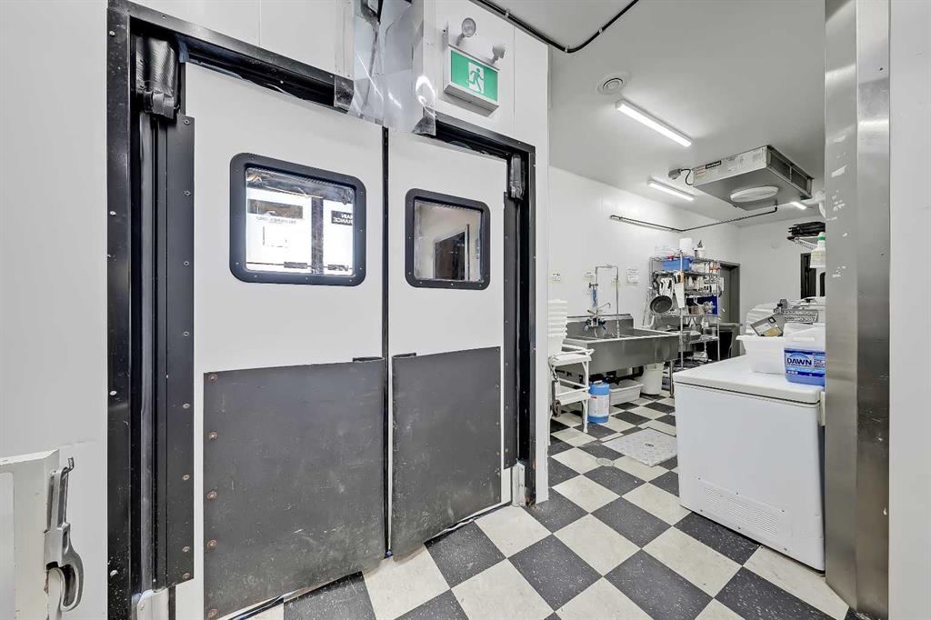 101, 701 Centre Street Property Photo 25