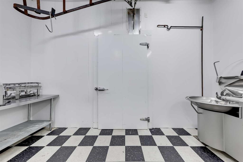 101, 701 Centre Street Property Photo 26