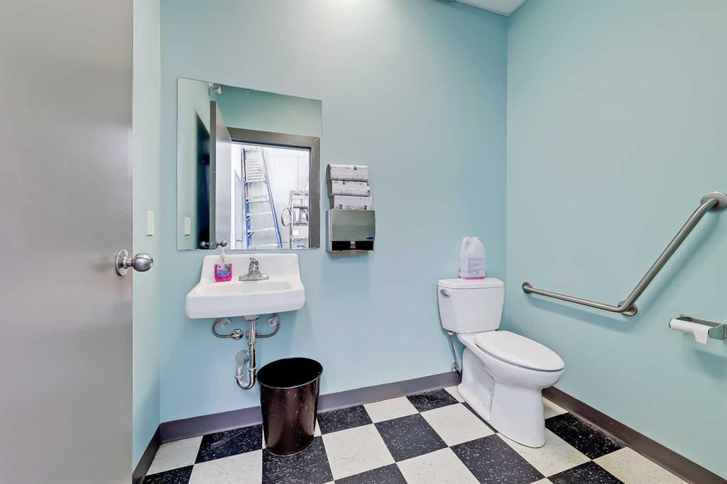101, 701 Centre Street Property Photo 42