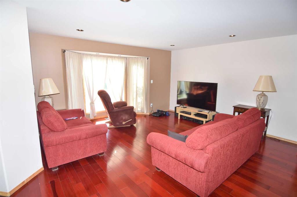 6151 Penworth Road Property Photo 9
