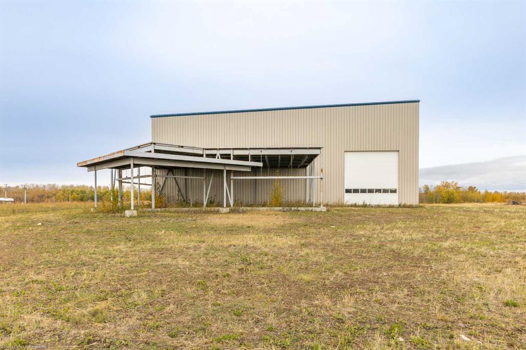 6852 66 Street Property Photo 1