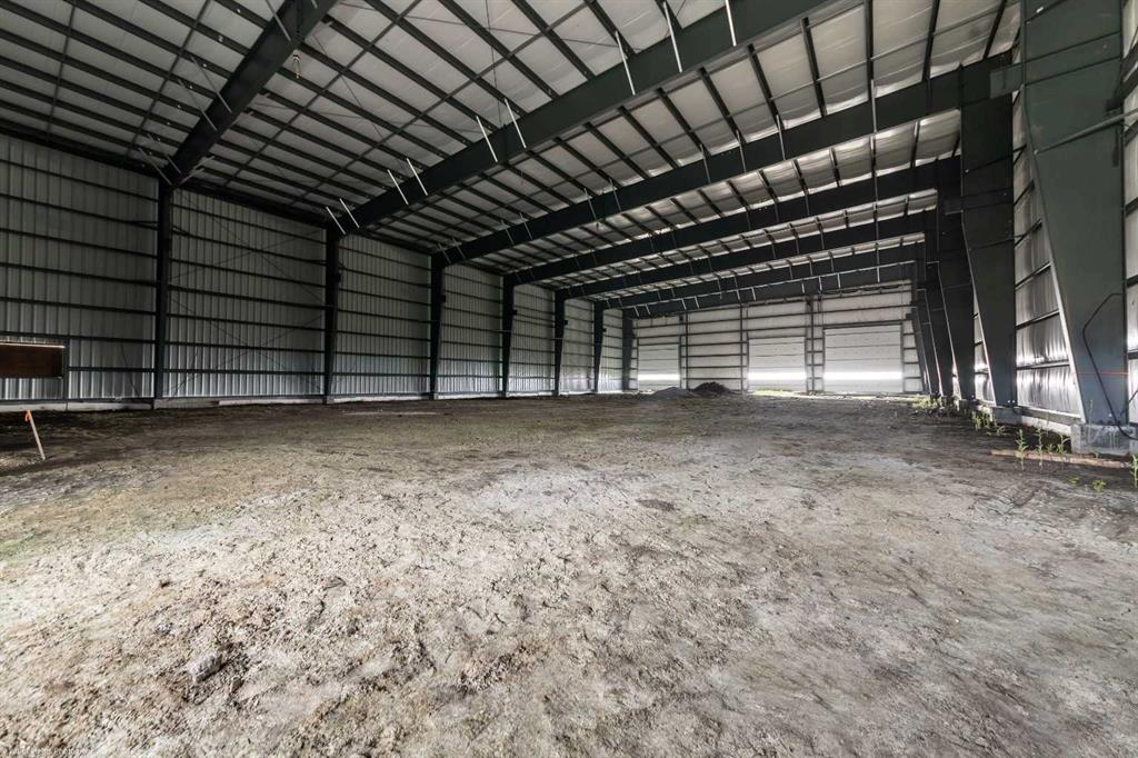 6852 66 Street Property Photo 8