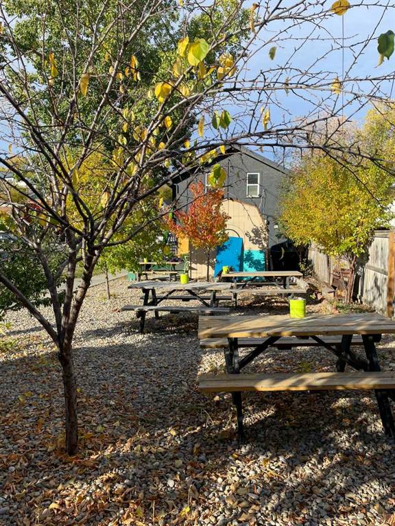 1046 8 Street Property Photo 5