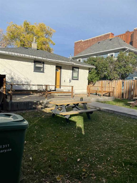 1046 8 Street Property Photo 6