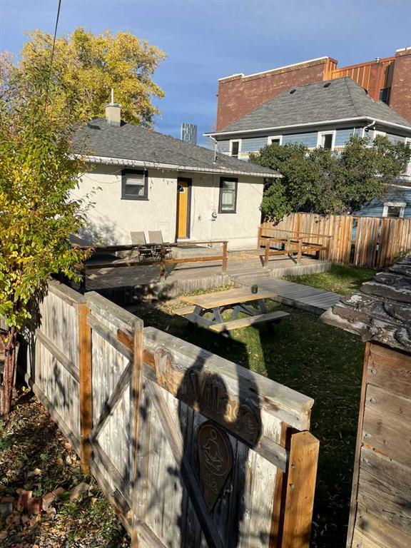 1046 8 Street Property Photo 8