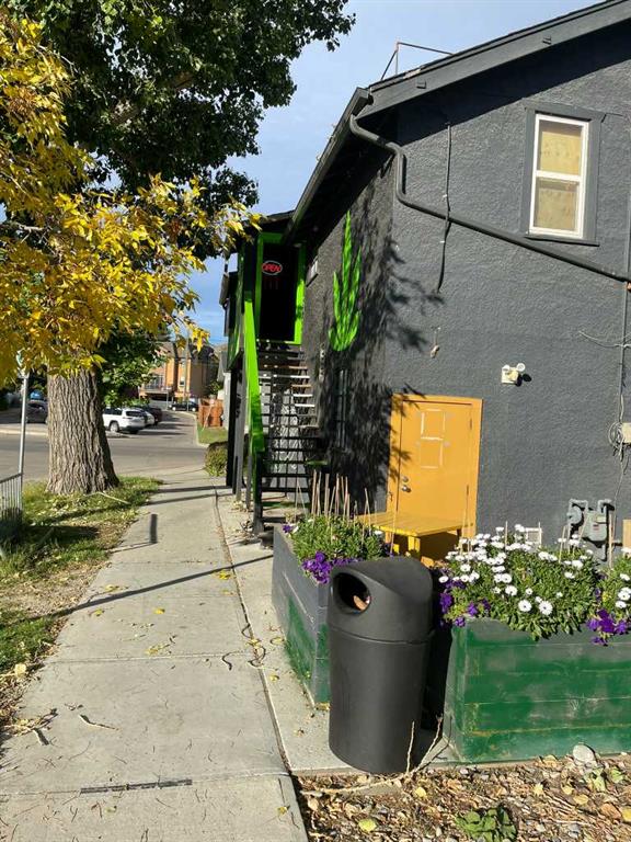 1046 8 Street Property Photo 9
