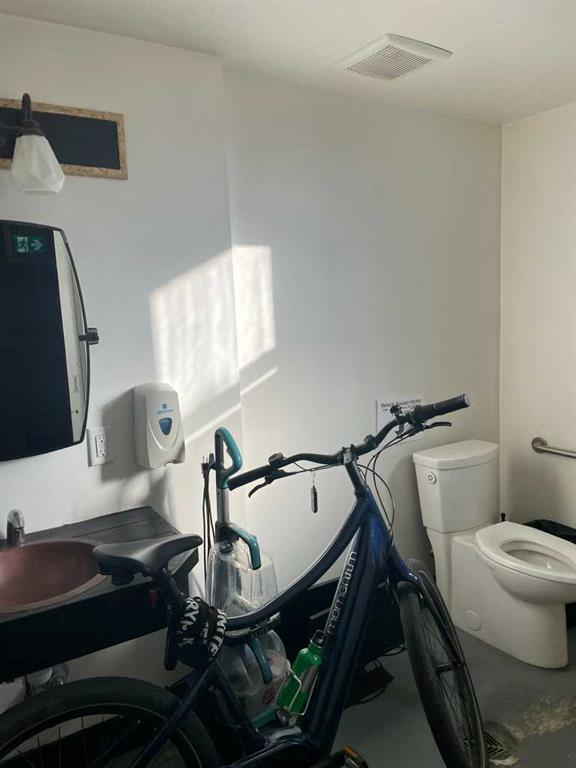 1046 8 Street Property Photo 14