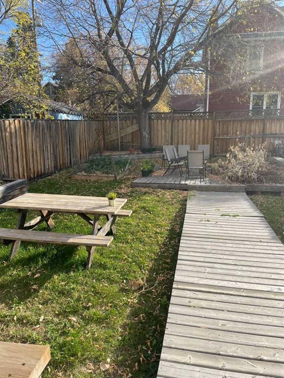 1046 8 Street Property Photo 19