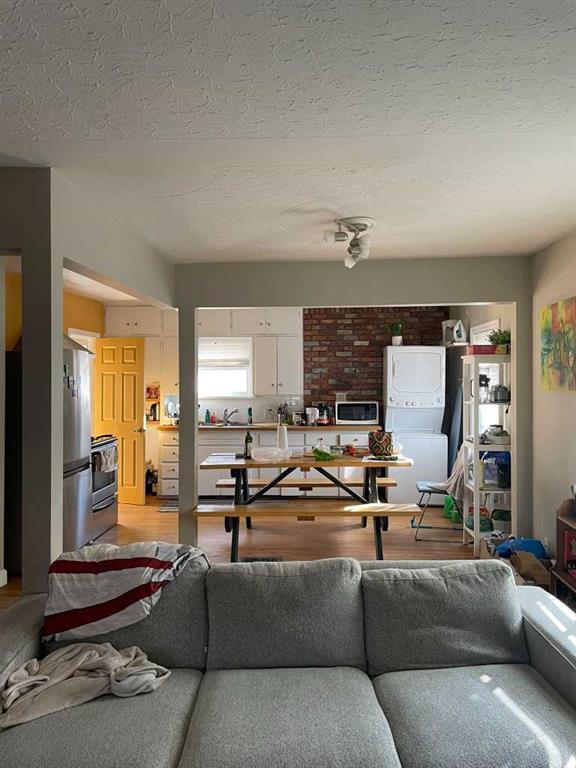 1046 8 Street Property Photo 22