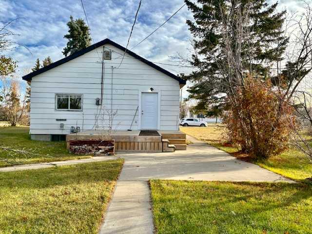 4926 50 Street Property Photo 7
