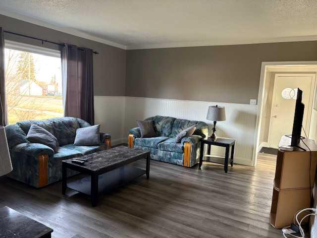 4926 50 Street Property Photo 13
