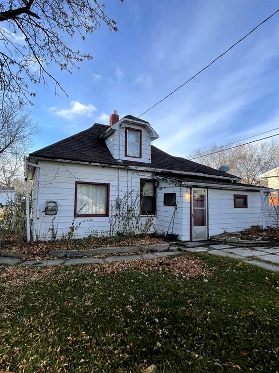 5123 50 Street Property Photo 1