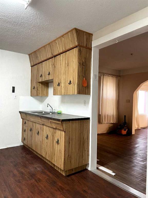 5123 50 Street Property Photo 13