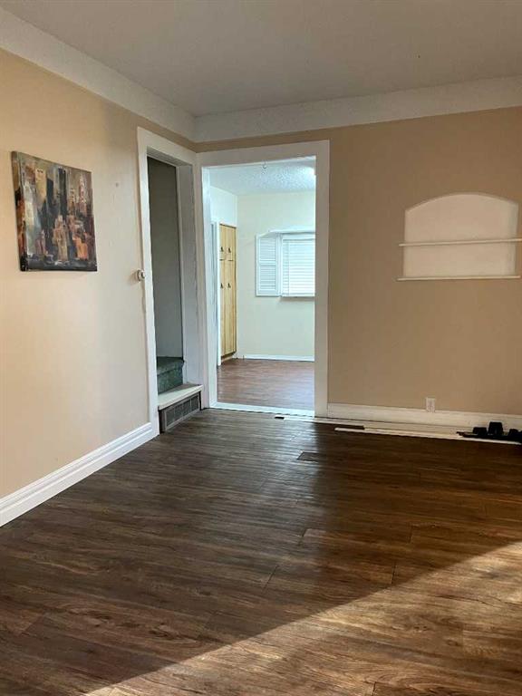 5123 50 Street Property Photo 16
