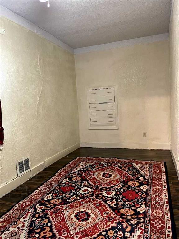 5123 50 Street Property Photo 18