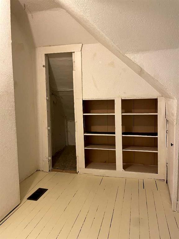 5123 50 Street Property Photo 23