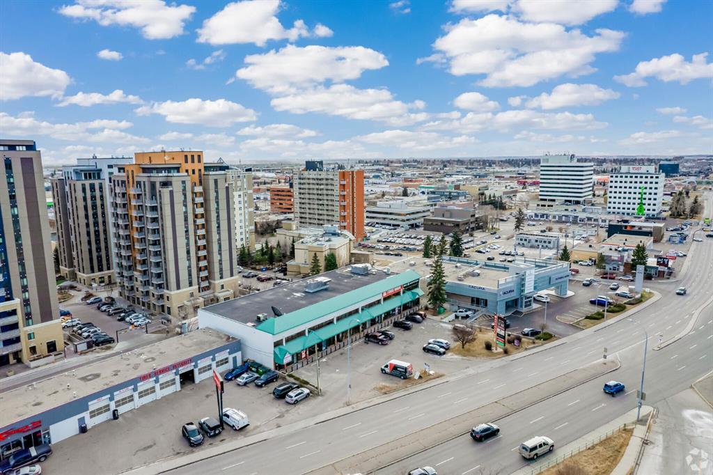 5720 Macleod Trail Property Photo 1