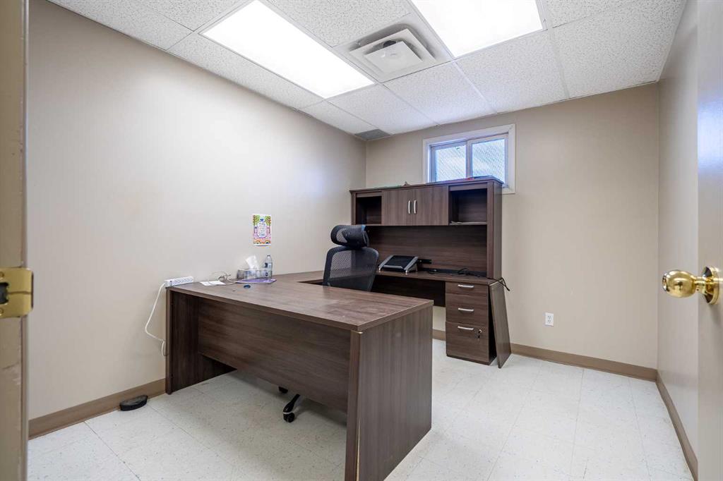 4702 40 Avenue Property Photo 18