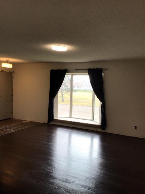 24 9 Avenue Property Photo 3