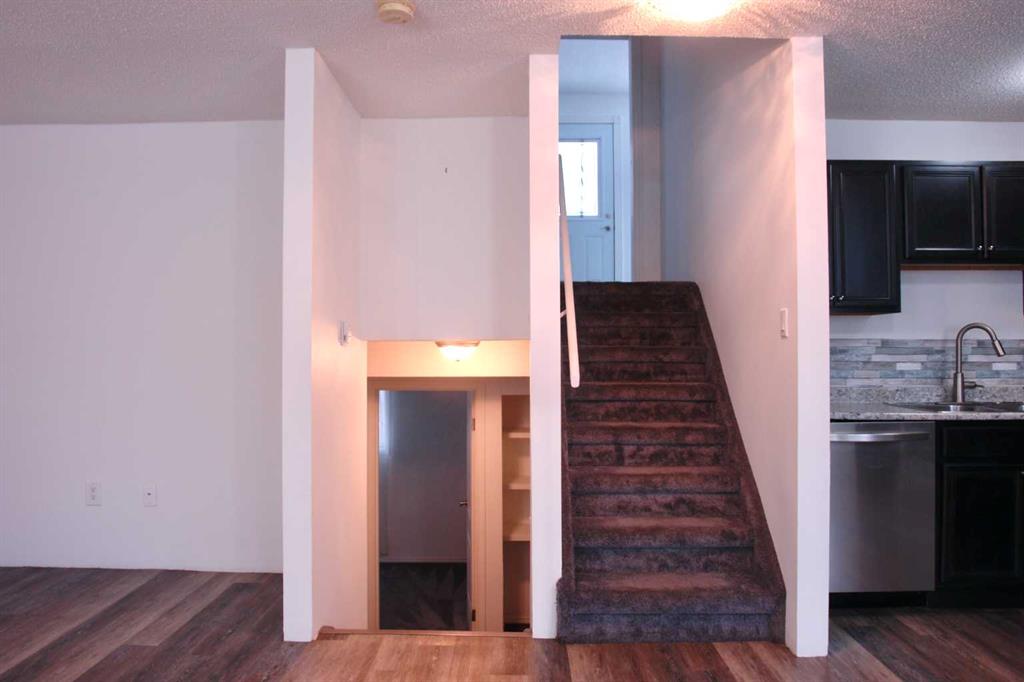 148 Rock Bay Property Photo 7