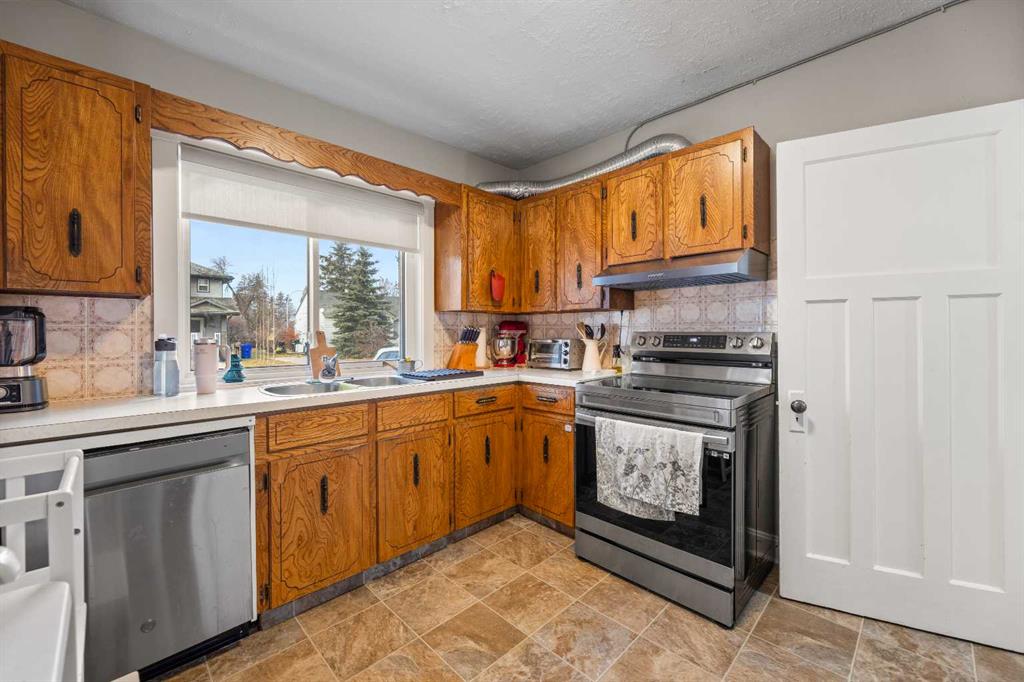 4609 47 Avenue Property Photo 13