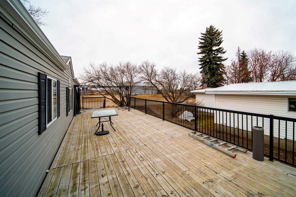 5032 49 Avenue Property Photo 15