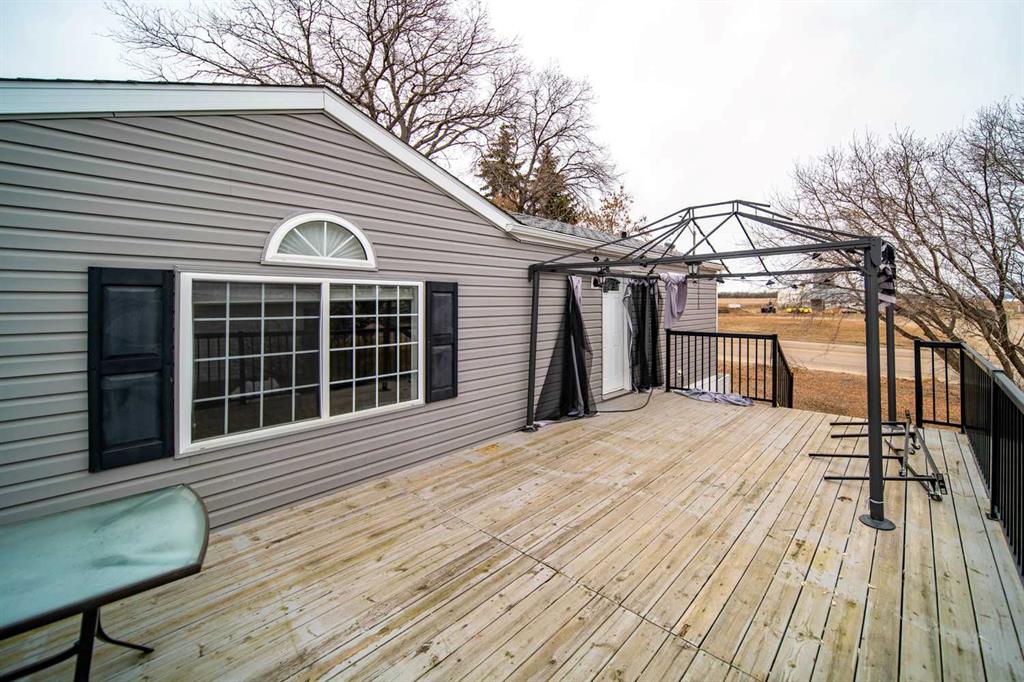 5032 49 Avenue Property Photo 16