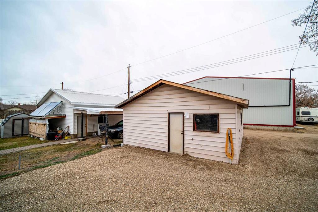 5032 49 Avenue Property Photo 18
