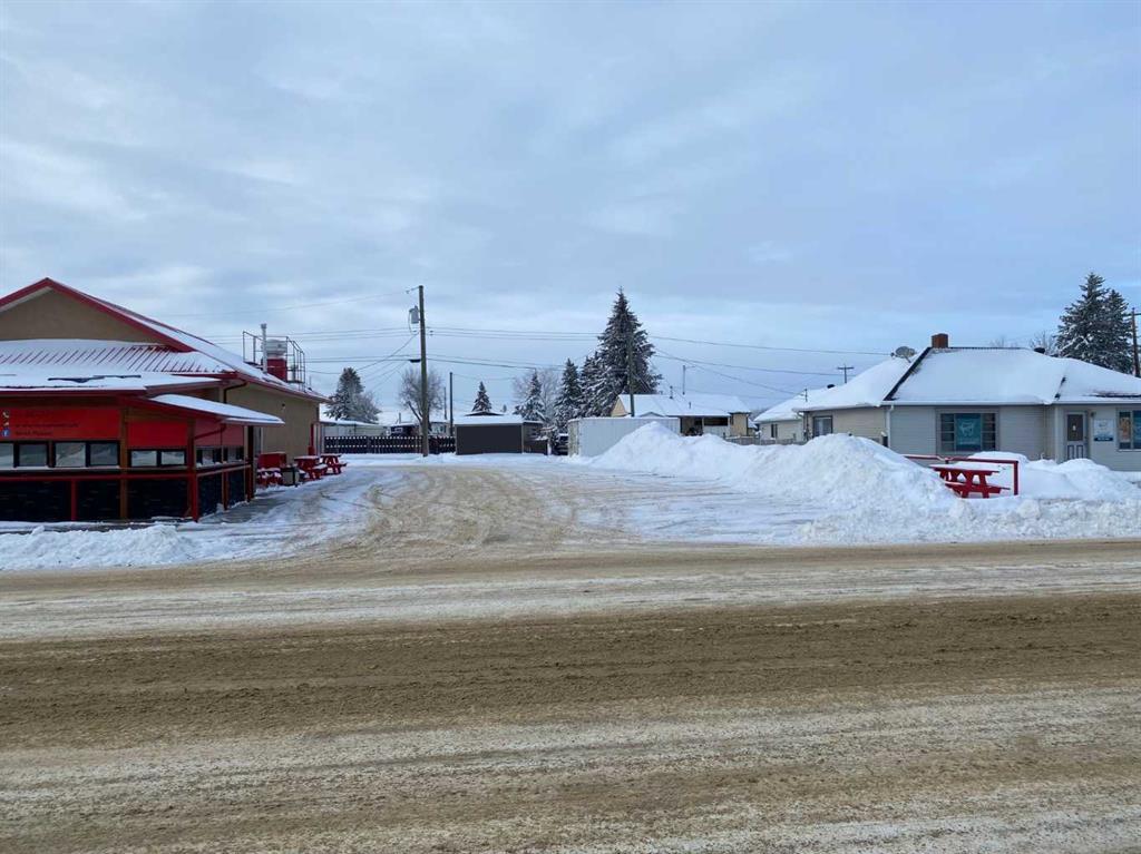 5715 51 Street Property Photo 5