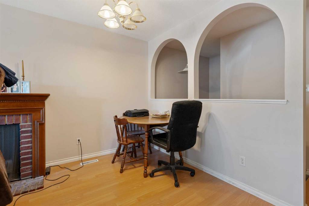 5121 50 Street Property Photo 5