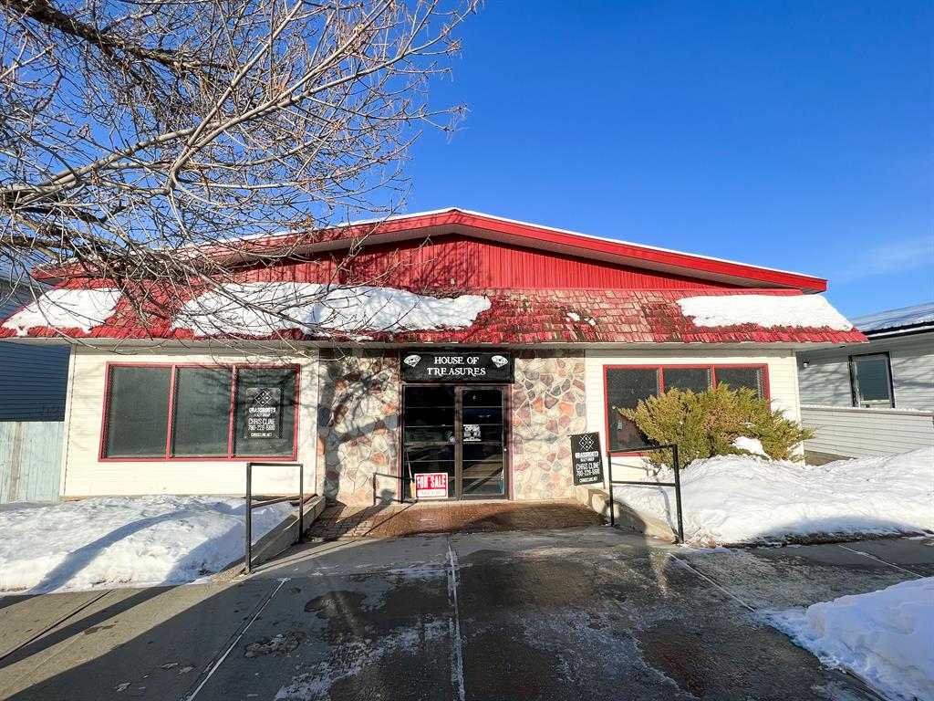 5011 50 Avenue Property Photo