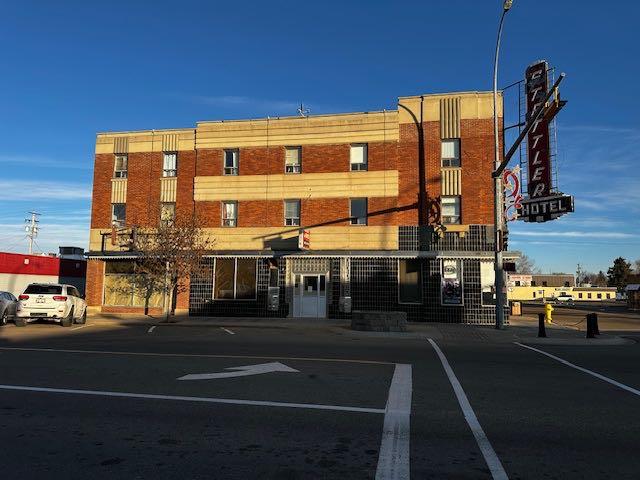 5001 50 Street Property Photo 1