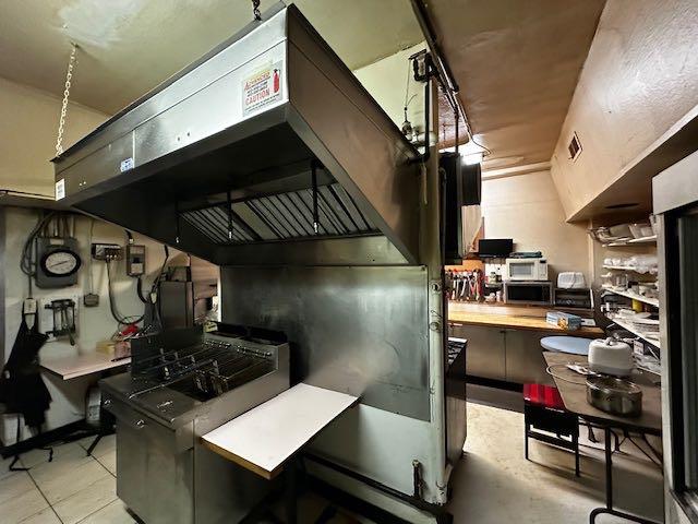 5001 50 Street Property Photo 6