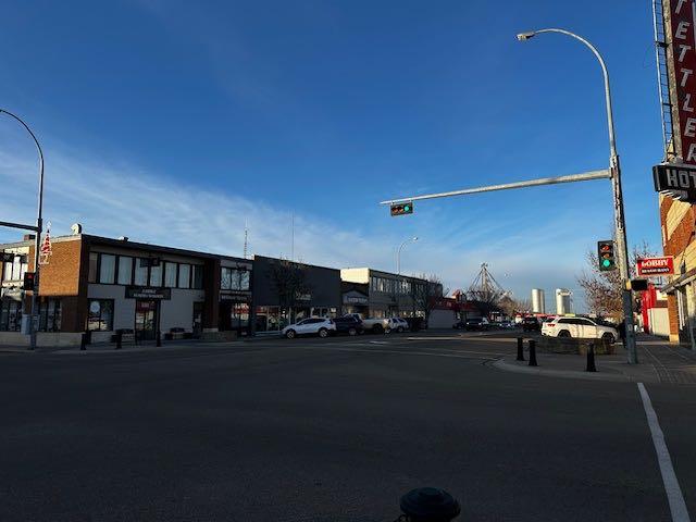 5001 50 Street Property Photo 25