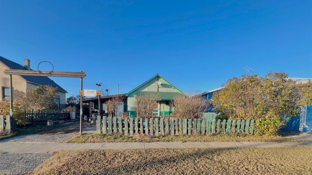 306 Railway Property Photo
