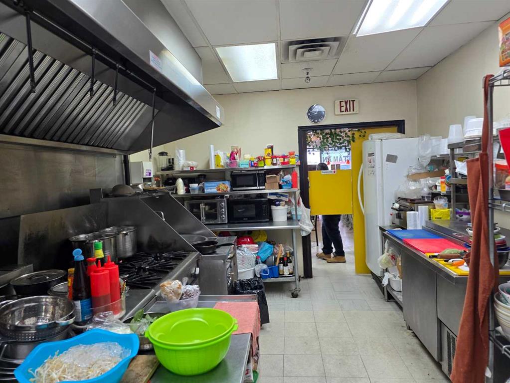 17 Ave Avenue Property Photo 8