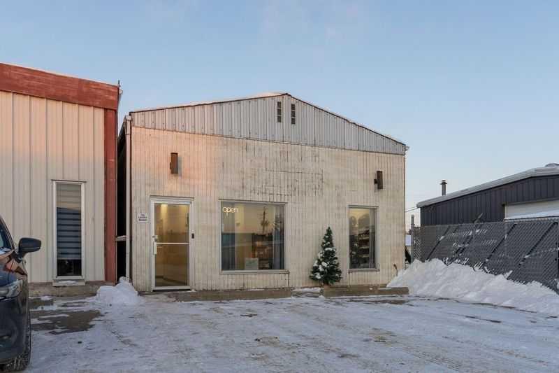 4912 52 Avenue Property Photo