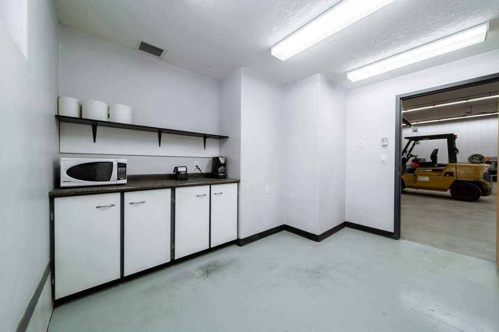 22904 110 Avenue Property Photo 11
