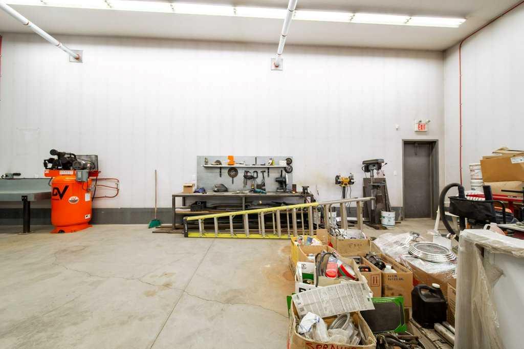 22904 110 Avenue Property Photo 14