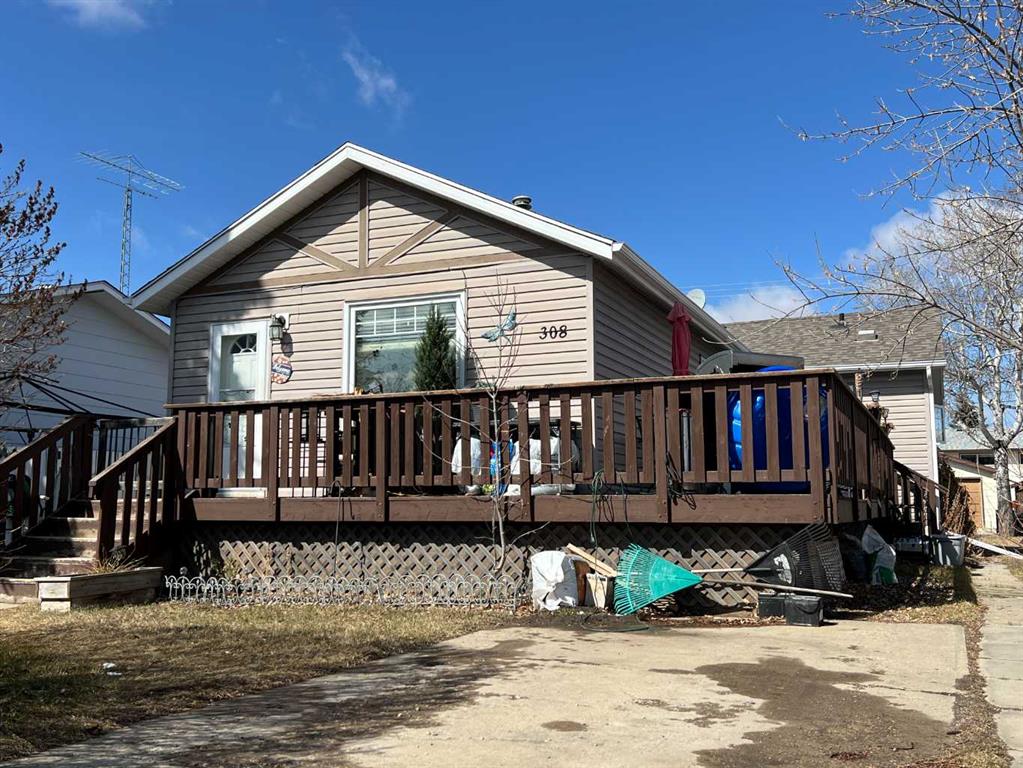 308 3 Street Property Photo